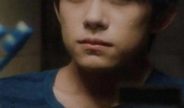 易烊千玺默默吃瓜爆料视频,揭秘娱乐圈不为人知的一面