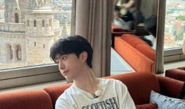 狗仔爆料范丞丞谈恋爱视频,范丞丞甜蜜恋情曝光，甜蜜互动引网友热议