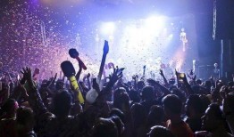 飞艇音乐节爆料预告视频,视听盛宴即将启幕，狂欢之夜一触即发